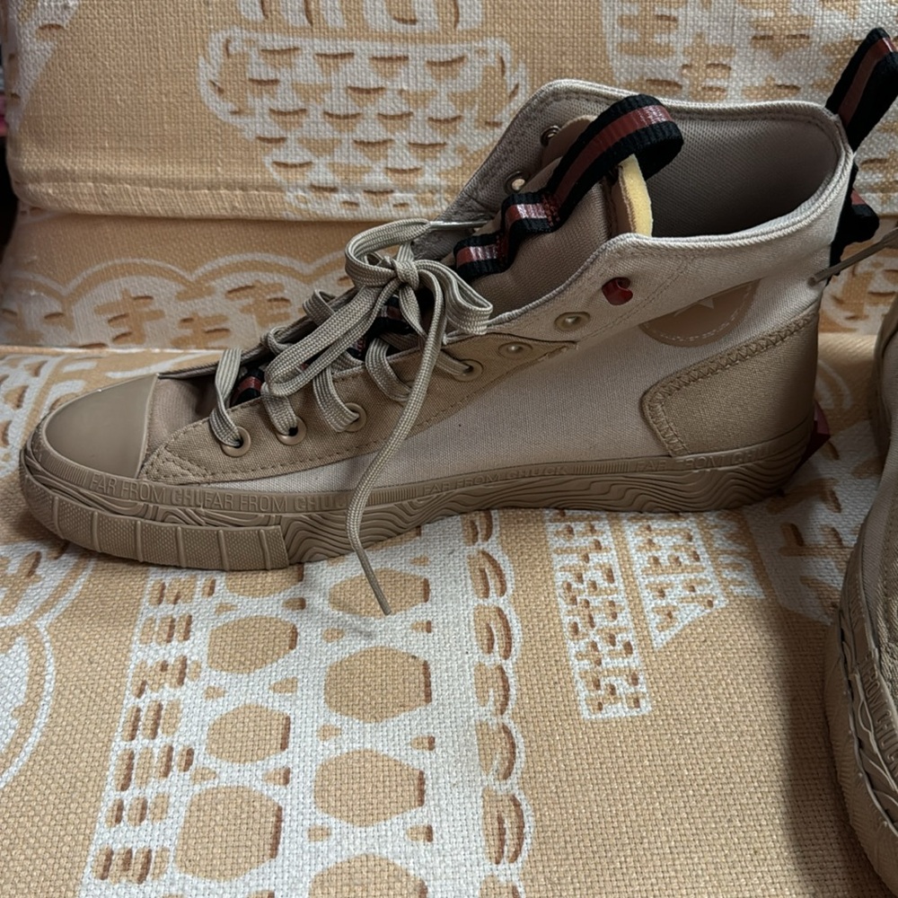 Men’s Converse Sneakers NWOT - Picture 2 of 9